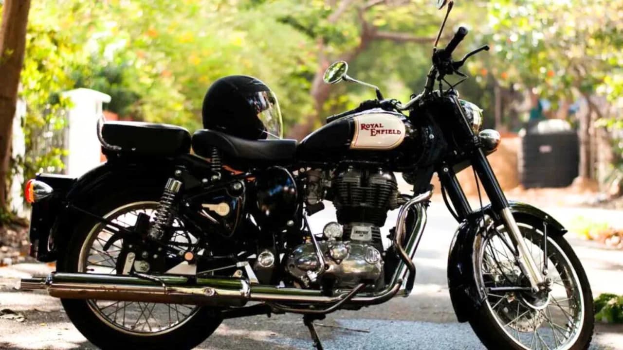 नवरात्रि के मौके पर Royal Enfield Classic 350 को सिर्फ 10,999 रुपए की डाउन पेमेंट से खरीदें