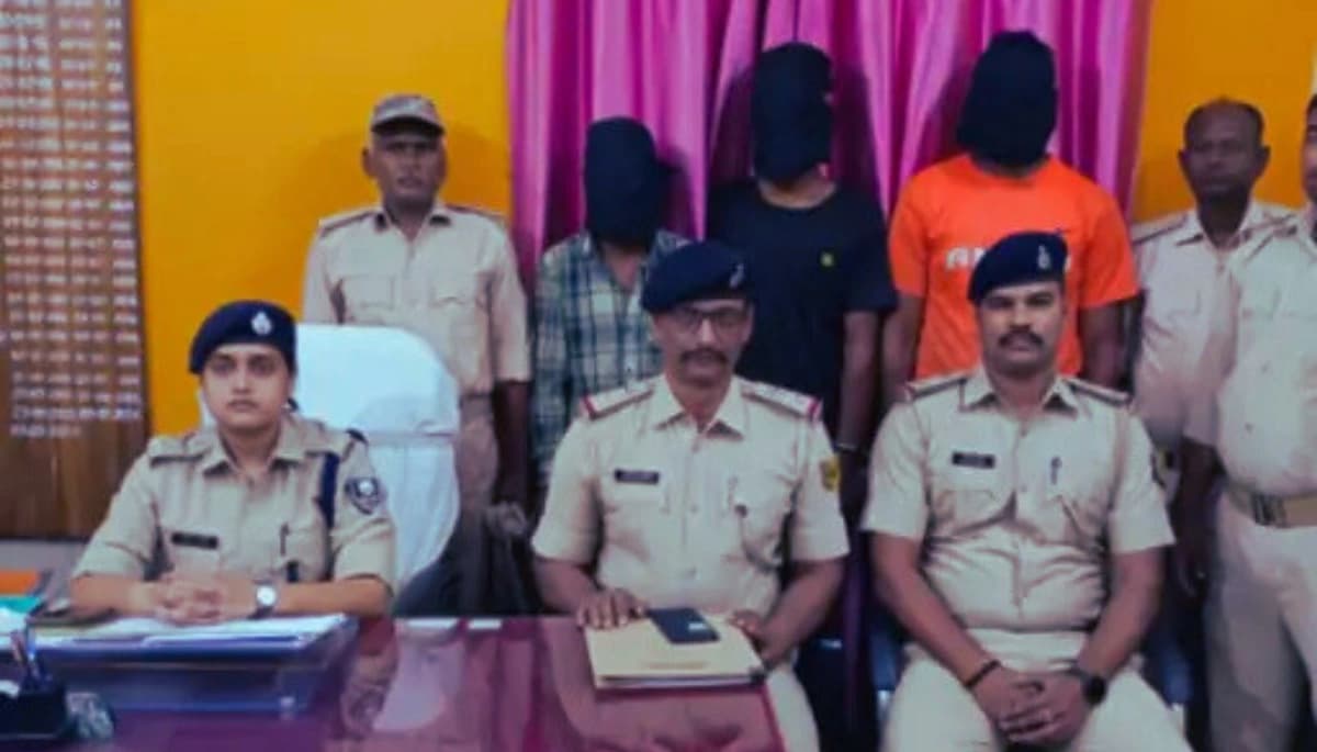 समस्तीपुर में दाहु चौक पर लूटकांड का खुलासा! 3 अपराधी गिरफ्तार, पुलिस ने बरामद की बाइक और मोबाइल