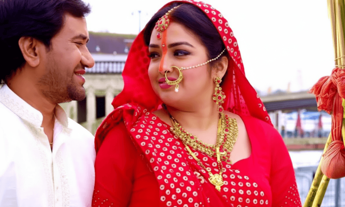 निरहुआ और आम्रपाली दुबे का Bhojpuri Chhath Puja Song फिर हुआ वायरल, 59 मिलियन व्यूज पार!