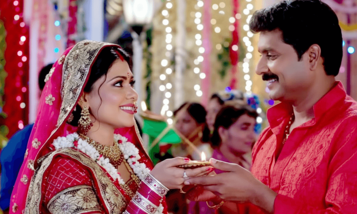 इस Karwa Chauth Bhojpuri Song ने मचा दिया तहलका, 23 मिलियन लोगों ने बार-बार देखा वीडियो!