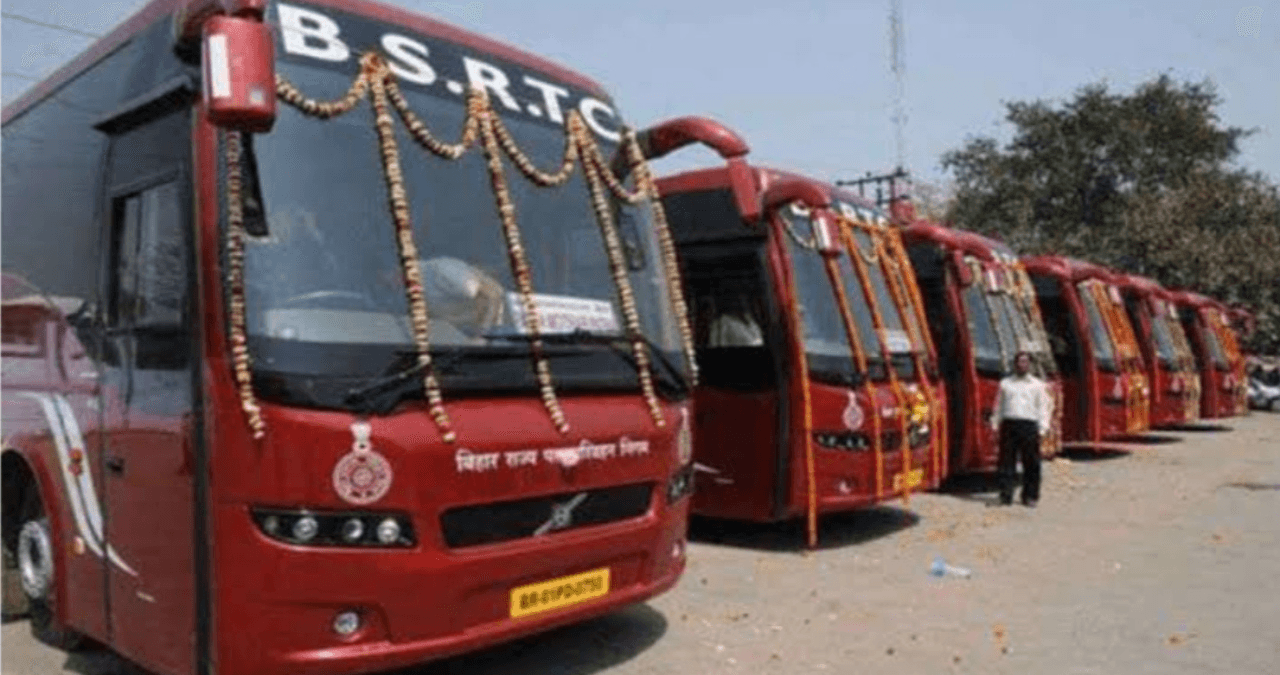 ट्रेनें फुल, बसों में धूम! बिहार में BSRTC ने तोड़ा रिकॉर्ड, 73 हजार यात्रियों ने किया सफर