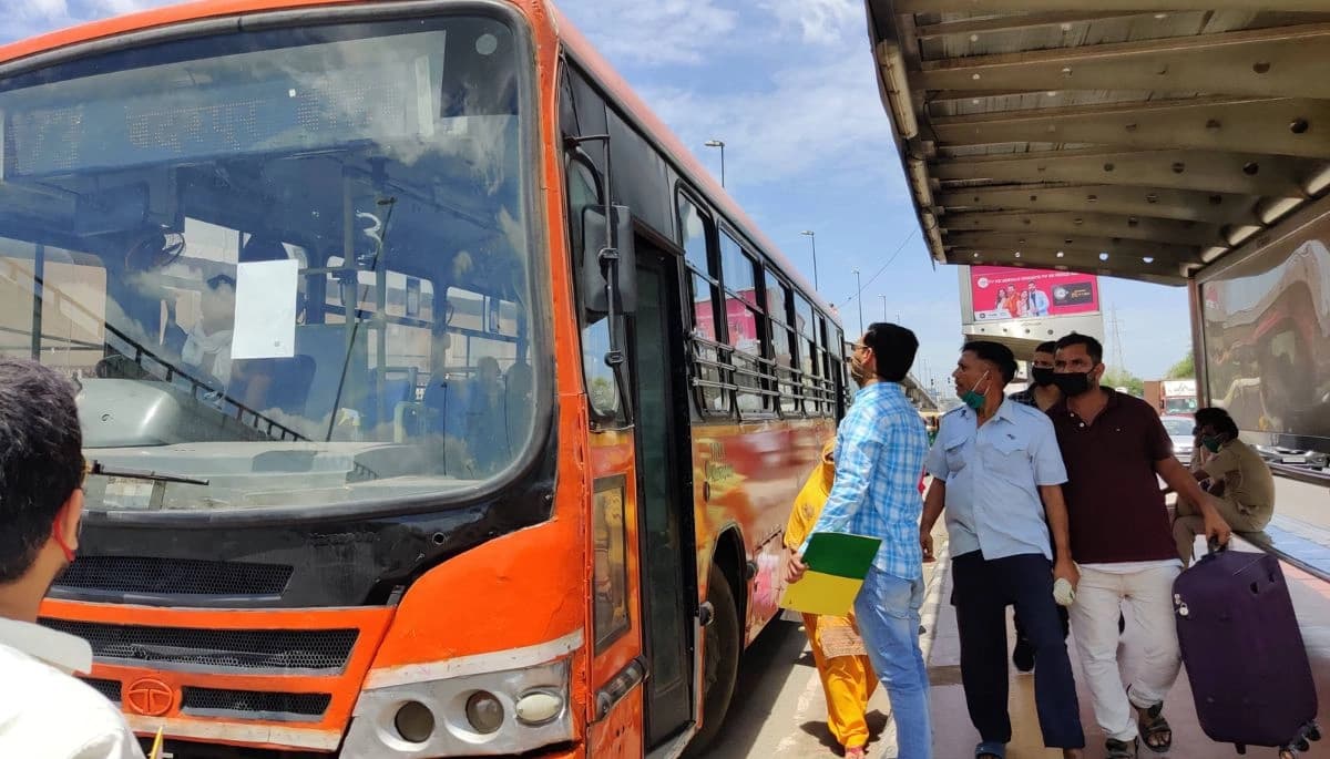Muzaffarpur News: चलती बस से 80 लाख की ज्वेलरी और दो लाख नगद गायब, जानें पूरा मामला